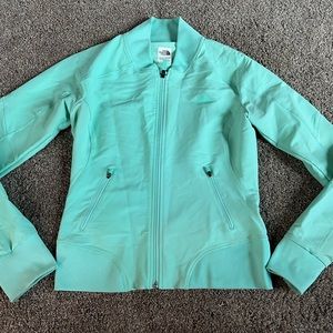 North face woman’s thin jacket EUC six small
